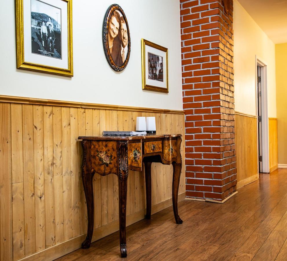 Auberge Du Presbytere De Riviere-Eternite Riviere Eternite Bagian luar foto