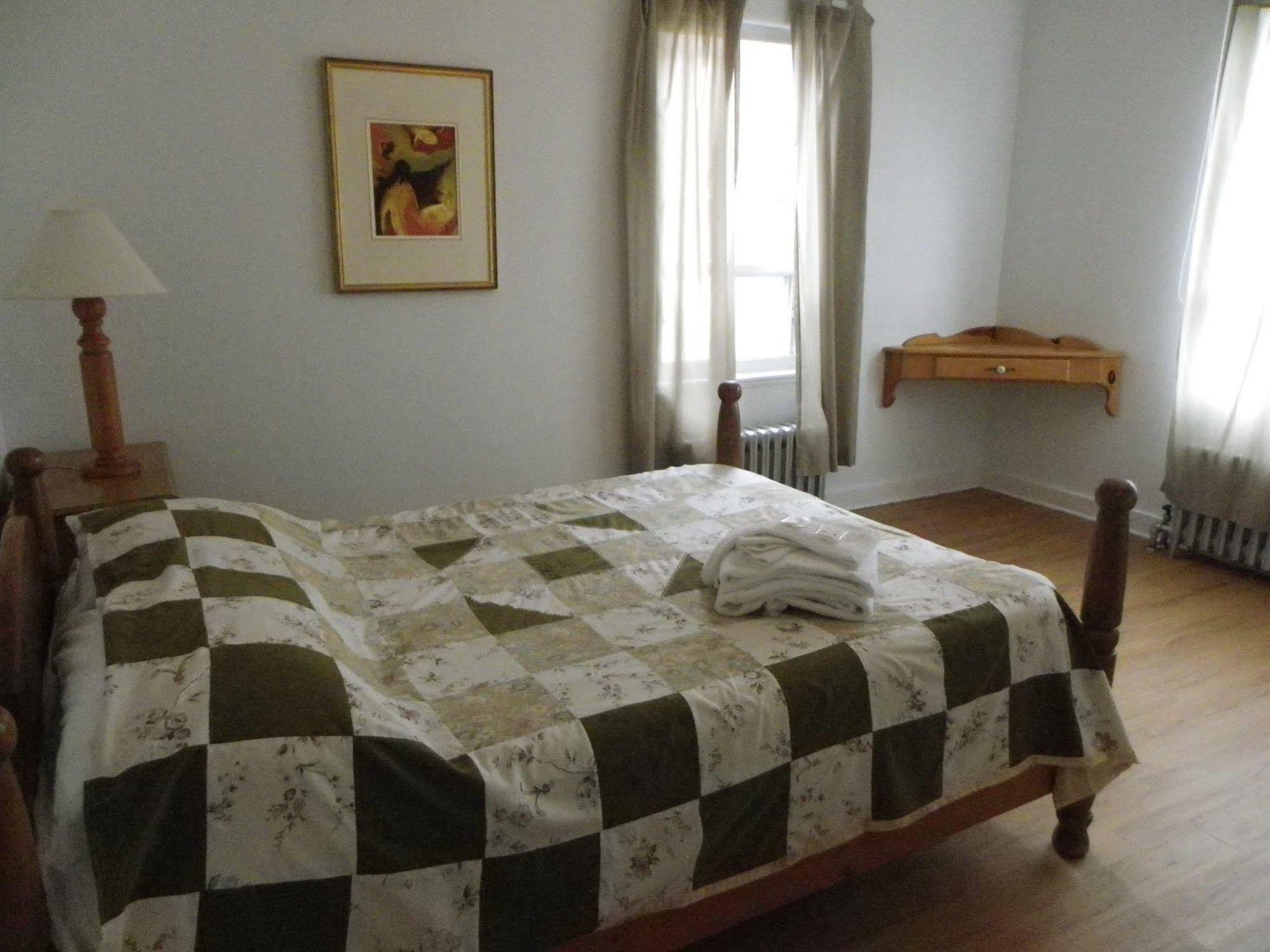 Auberge Du Presbytere De Riviere-Eternite Riviere Eternite Bagian luar foto